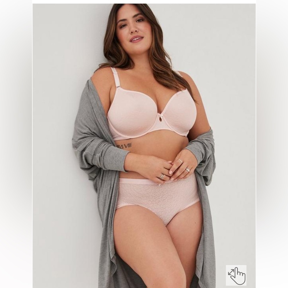Torrid Simply Spacer T-Shirt Lightly Lined Lace 360° Back Smoothing Bra 42C NWT - Picture 4 of 4